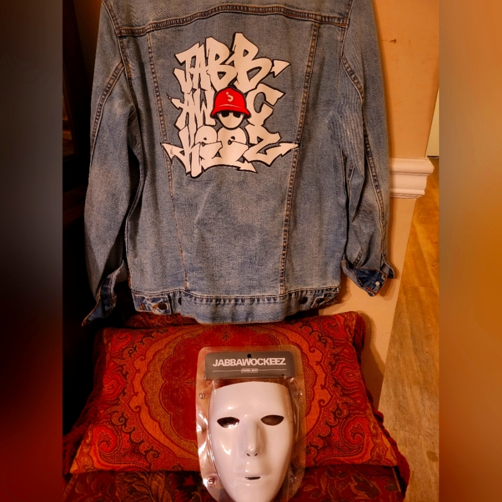Las Vegas Show JABBAWOCKEEZ MASK and Denim Jacket Size Large NEW!